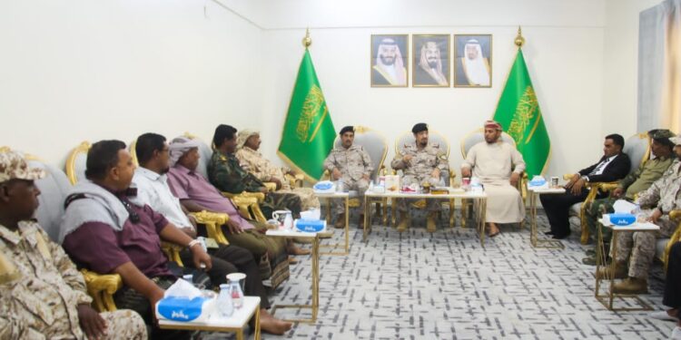 محافظ سقطرى يلتقي قائد قوات الدعم والاسناد بالداخل اليمني .