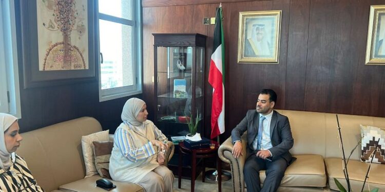 الثلايا يبحث في الكويت تطوير قطاع المكتبات في اليمن