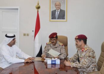 وزير الدفاع يستقبل في عدن سفير دولة الإمارات