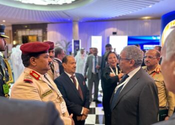 وزير الدفاع يشارك في قمة حوار المنامة 2023