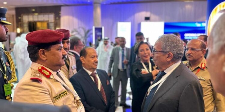 وزير الدفاع يشارك في قمة حوار المنامة 2023