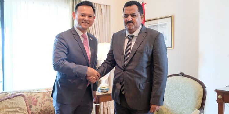 وزير الدفاع يلتقي نظيره السنغافوري..رئيس الأركان يتفقد جاهزية قطاع المنطقة السادسة