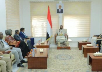 العرادة يناقش تداعيات الأزمة الإنسانية .. ويجتمع بالمكتب التنفيذي لمارب