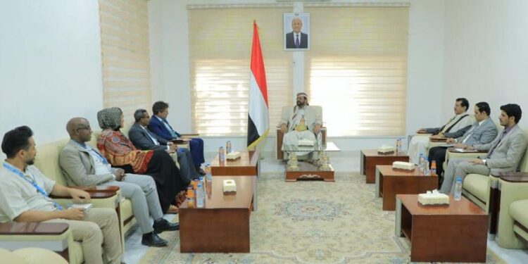 العرادة يناقش تداعيات الأزمة الإنسانية .. ويجتمع بالمكتب التنفيذي لمارب