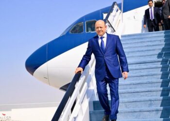 العليمي يصل دبي للمشاركة فى قمة المناخ