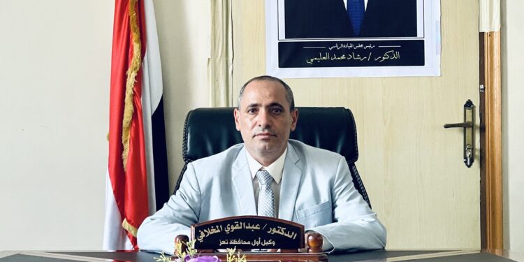 المخلافي يناقش  مشاريع البرنامج السعودي بتعز