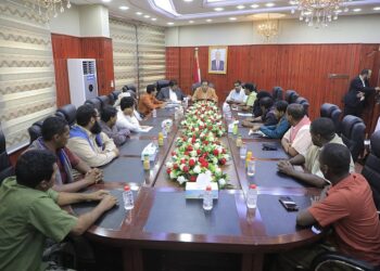 مناقشة سير العملية التعليمية في المهرة