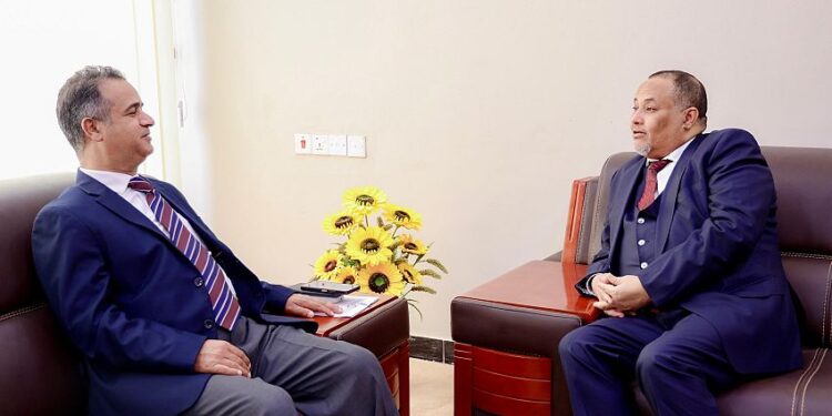 باحارثه  يبحث مع السفير الليبي التعاون  في مجال الاستثمار