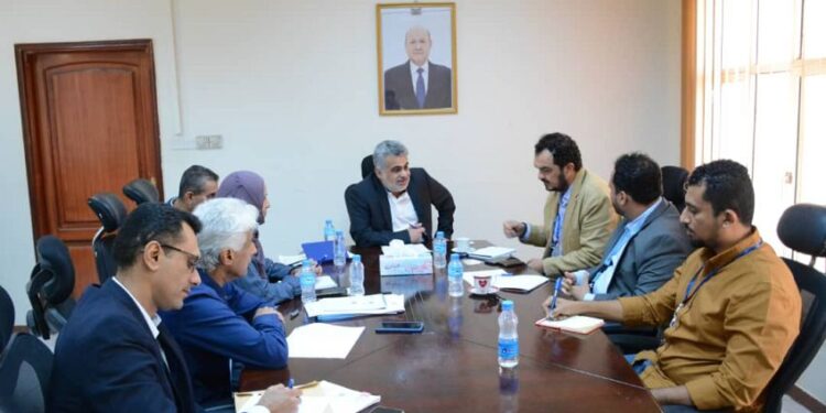 باصهيب يبحق مع ممثلي اليونسكو والأمم المتحدة مشروع  النقد مقابل العمل