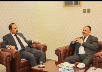 مناقشة الترتيبات اللازمة لتسيير رحلات بين مطاري الريان والقاهرة