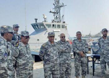 خفر السواحل تكرّم عدد من الضباط والجنود