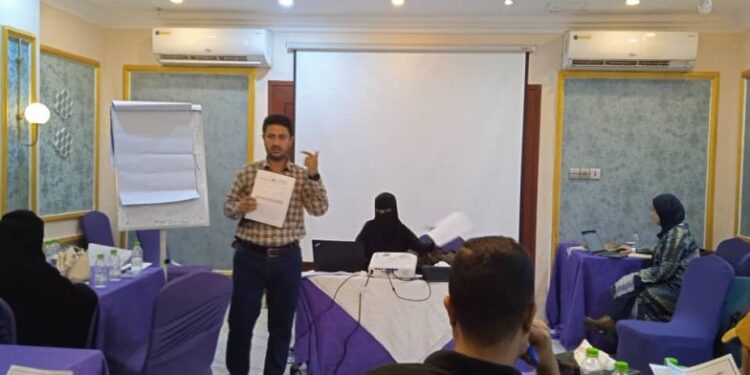 اختتام برنامج تدريبي في عدن حول نظام إدارة سلامة الغذاء لمفتشي الصحة