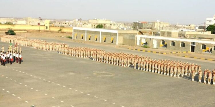 عرض عسكري مهيب في عدن احتفاء بالذكرى الاستقلال الوطني