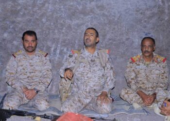 رئيس الأركان يتفقد  المنطقة العسكرية السابعة ويجتمع بقيادتها