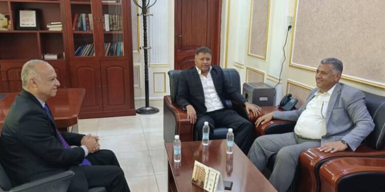 النائب العام يبحث آليات تفعيل القانون في العمل الخدمي