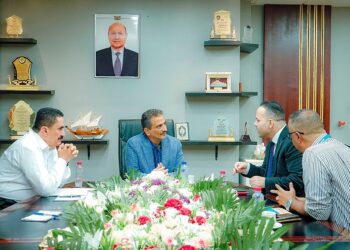 محافط عدن يلتقي رئيس المفوضية السامية للاجئين