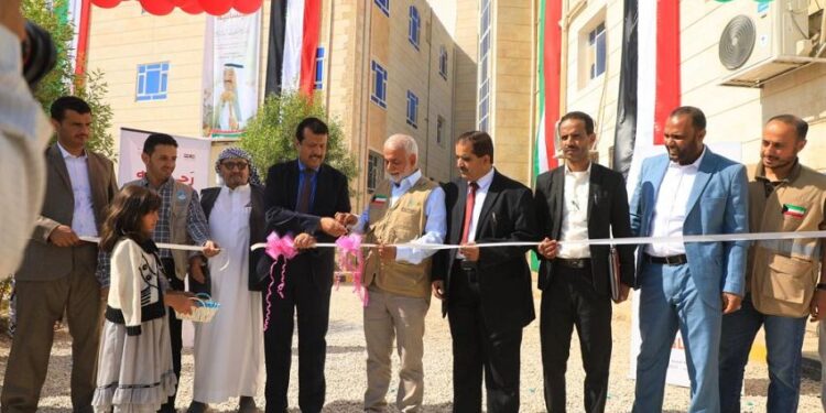 افتتاح 3 مشاريع صحية وتنموية بمأرب
