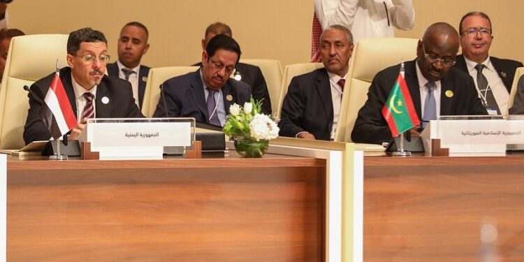 بن مبارك و الزنداني يشاركان في الاجتماعات التحضيريه للقمتين العربية  والاسلاميه