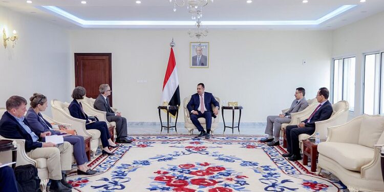 معين يبحث يحيط  سفراء من الاتحاد الأوروبي بالإشكاليات التي تواجه الحكومة