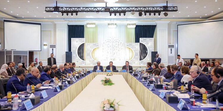 رئيس الوزراء :الشعب اليمني في حاجه الى رسم مسار للتحول التنموي