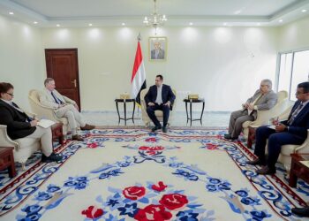 رئيس الوزراء يطالب رئيس(أونمها) ضرورة تشديد الرقابة على موانئ الصليف والحديدة