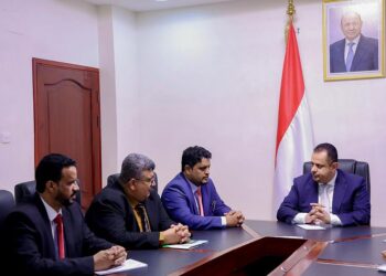 معين يطلع على سير العمل بجامعة المهرة وجهود السلطه المحليه بحضرموت