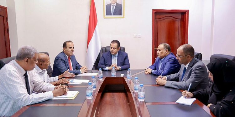 رئيس الوزراء يؤكد حرص الحكومة على دعم المجلس الطبي للقيام بمهامه