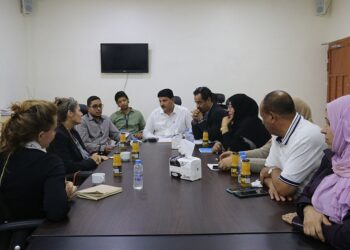 السفيره الهولنديه تلتقي لجنه التحقيق ووزير الماليه  ومحافظ عدن