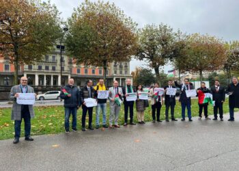 وقف تضامنيه امام مبني  المفوضيه الساميه بجنيف تضامنا مع ضحايا التعذيب