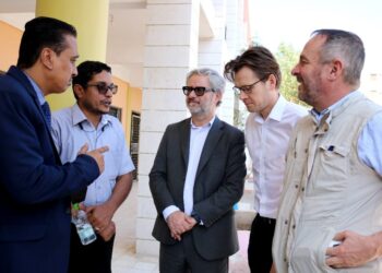 وفد البرلمان الأوروبي ،يتفقد مشروع ترميم مدرسة بلقيس للبنات بالشيخ عثمان