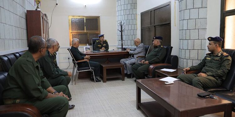 وكيل وزارة الداخلية يطلع على  العمل بمصلحة التأهيل والإصلاح بعدن