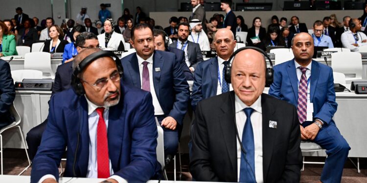 العليمي و الزبيدي يشاركان في الجلسة الافتتاحية لقمة المناخ