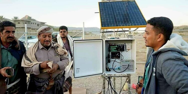 الفاطمي يدشن  تركيب محطة الارصاد الجوية لمطار بيحان بشبوة.