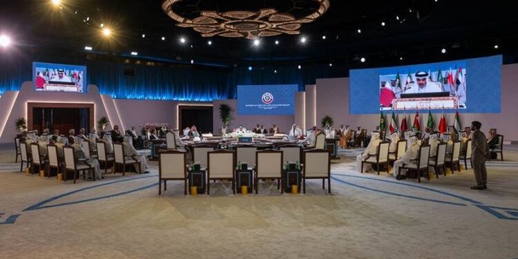 القمه الخليجيه  تؤكد دعمها الكامل لمجلس القيادة  والتوصل لحل سياسي وفقاً للمرجعيات