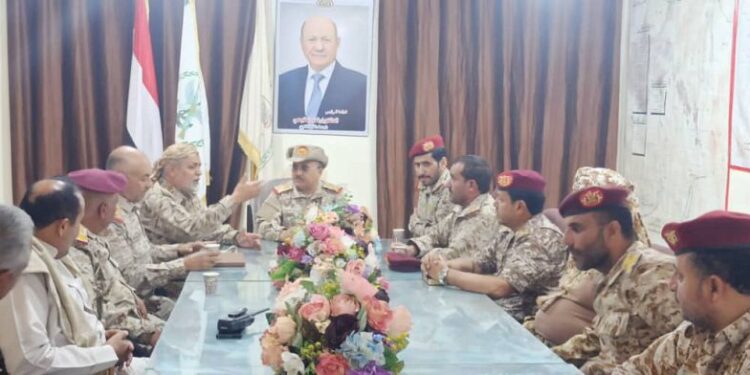 المفتش العام يزور معسكرات التدريب ويعقد اجتماعا بقادة المناطق العسكرية