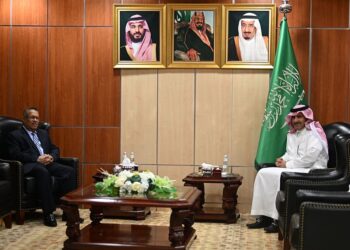 بن دغر يناقش مع السفير السعودي مستجدات الاوضاع في اليمن