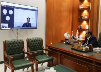 محافظ حضرموت يبحث مع السفيره الانجليزيه  مستجدات الأوضاع على الساحة الوطنية