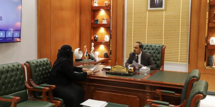 محافظ حضرموت يوجه بمشاريع لتطوير قدرات قطاع المرأة بالوادي والصحراء