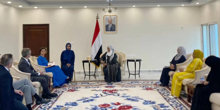 رئيسة اللجنة الوطنية للمرأة تلتقي وفد البرلمان الأوربي بعدن