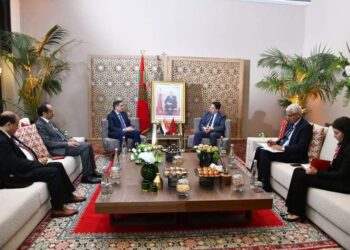 بن مبارك يبحث مع وزير  الخارجية المغربي تعزيز وتطوير العلاقات الثنائية