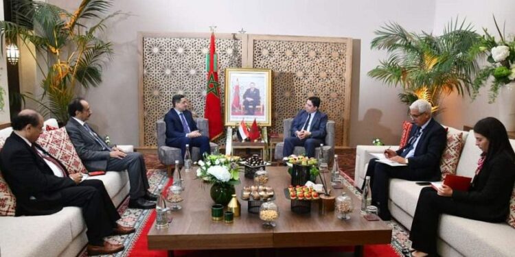 بن مبارك يبحث مع وزير  الخارجية المغربي تعزيز وتطوير العلاقات الثنائية