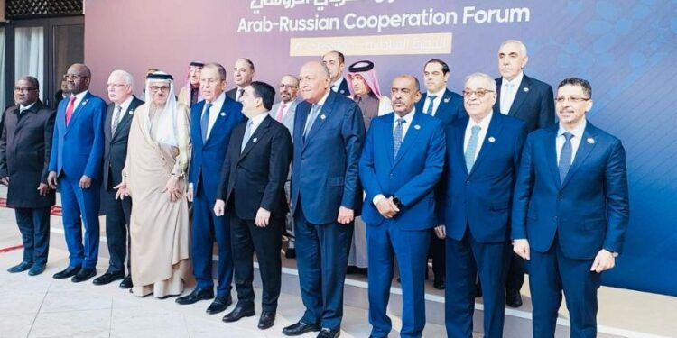 وزير الخارجية يشارك في اجتماعات منتدي التعاون العربي الروسي