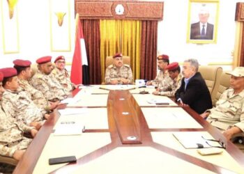 رئيس هيئة الاسناد اللوجستي يناقش عمل دوائر الهيئة في عدن