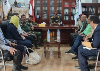 قيادة محور  تعز تبحث مع نائبة بعثة الصليب الأحمر  اليه العمل بالسجون