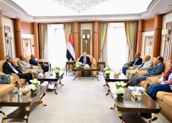 العليمي يشيد بدور لجنة المصالحة في تعز وانهاء قضية احداث اللواء 35 مدرع