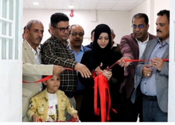 وكيلة تعز تفتتح قسم العمليات الجراحية في مستشفى الثورة