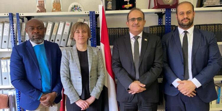 وزير الصحة يبحث تدخلات الصندوق العالمي لمكافحة السل والايدز والملاريا  في اليمن