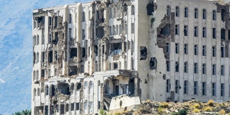 مركز المعلومات يوثق 894 انتهاكا طالت المدنيين بتعز خلال العام المنصرم