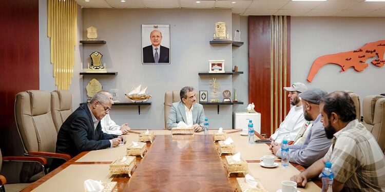 لملس يبحث تدخلات جمعية كويتية ومشاريعها في عدن