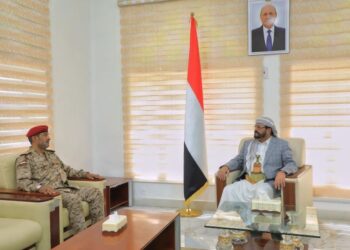 العرادة يطلِّع على نتائج الزيارات الخارجية لرئيس  الأركان